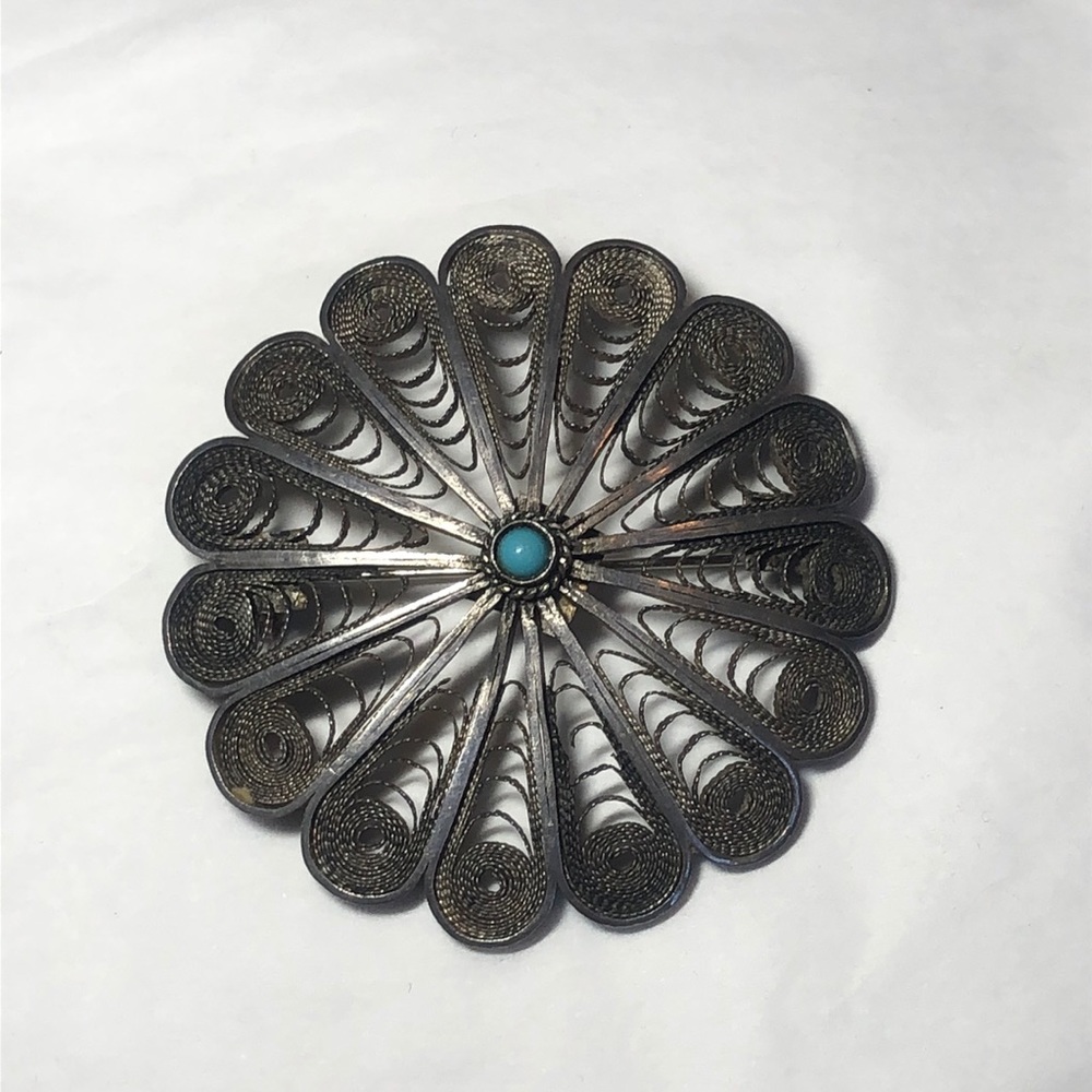 Spun Silver Filigree Turquoise Flower Brooch
